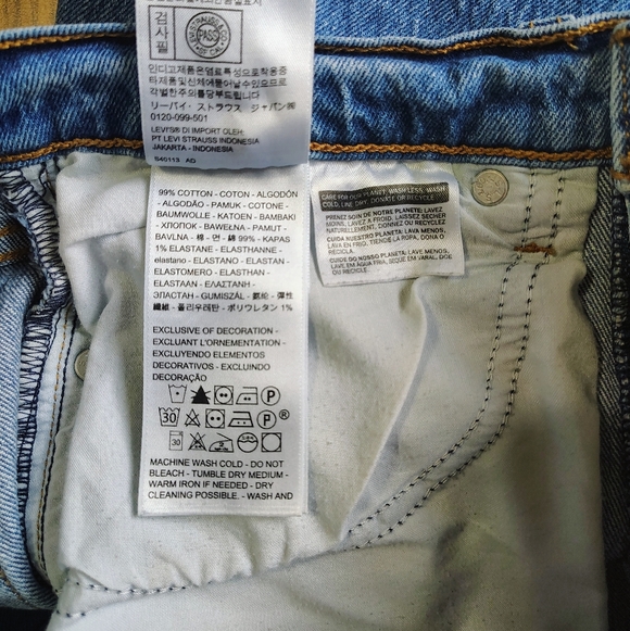 Levi's Premium Wedgie Straight Women's Jeans Buttons Fly Medium Wash 28. - Picture 12 of 16